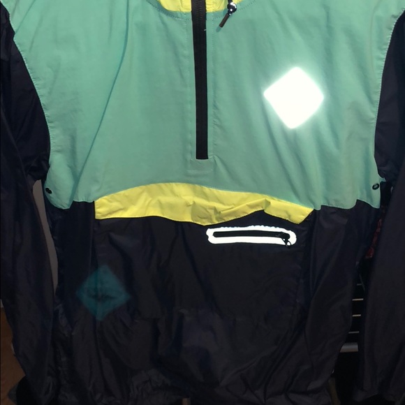 All GOOD windbreaker - Picture 2 of 3